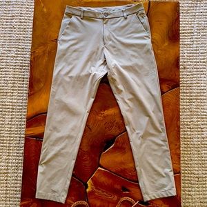 LuluLemon Men’s Commission Pant